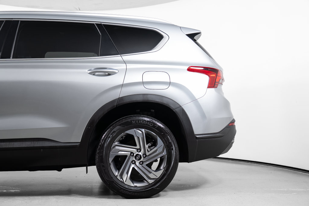 Used 2023 Hyundai Santa Fe SEL FWD image 13