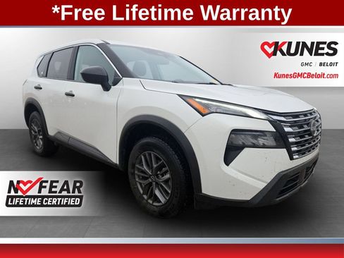 Used 2024 Nissan Rogue S image 1