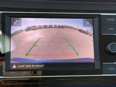 Certified 2024 Volkswagen Jetta SE image 8