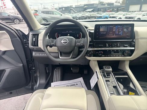 New 2026 Nissan Pathfinder SL FWD image 13