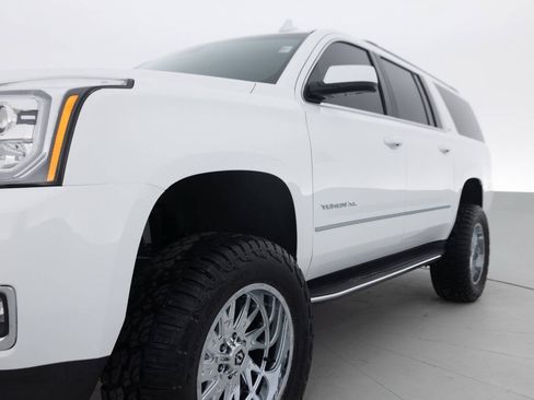 Used 2018 GMC Yukon XL SLT w/ Premium Edition AWD/4WD image 12