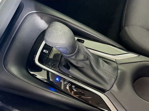 Used 2025 Toyota Corolla LE image 20