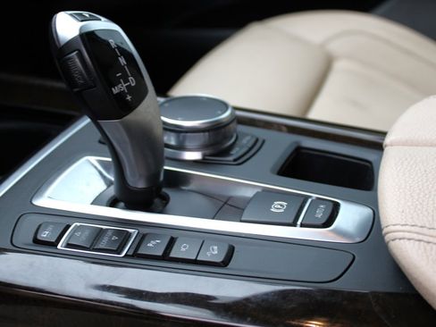 Used 2017 BMW X5 xDrive35d image 32