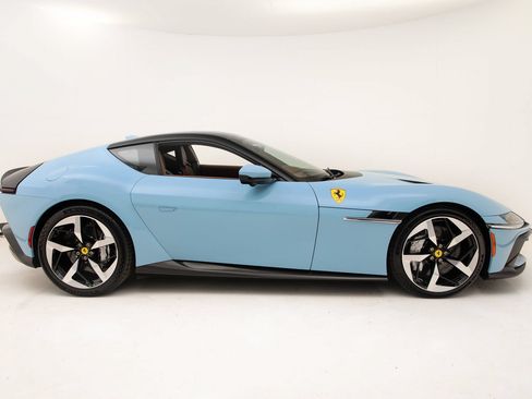 Certified 2025 Ferrari 12Cilindri RWD image 3