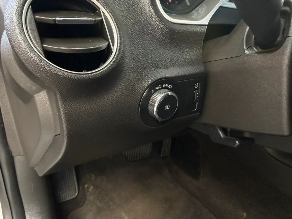 Used 2011 Chevrolet Camaro SS RWD image 34
