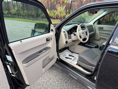 Used 2008 Ford Escape XLS FWD image 9