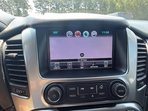 Used 2016 Chevrolet Suburban LT RWD image 34