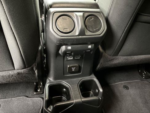 Used 2022 Jeep Wrangler Unlimited Sahara w/ Cold Weather Group AWD/4WD image 12