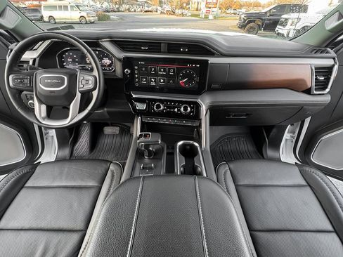 Used 2025 GMC Sierra 1500 Denali image 4