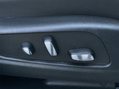 Certified 2025 Cadillac XT5 Premium Luxury image 33