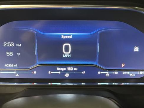Used 2022 Chevrolet Suburban RST w/ Luxury Package AWD/4WD image 17