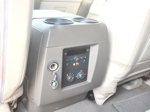 Used 2008 Ford Expedition XLT image 22