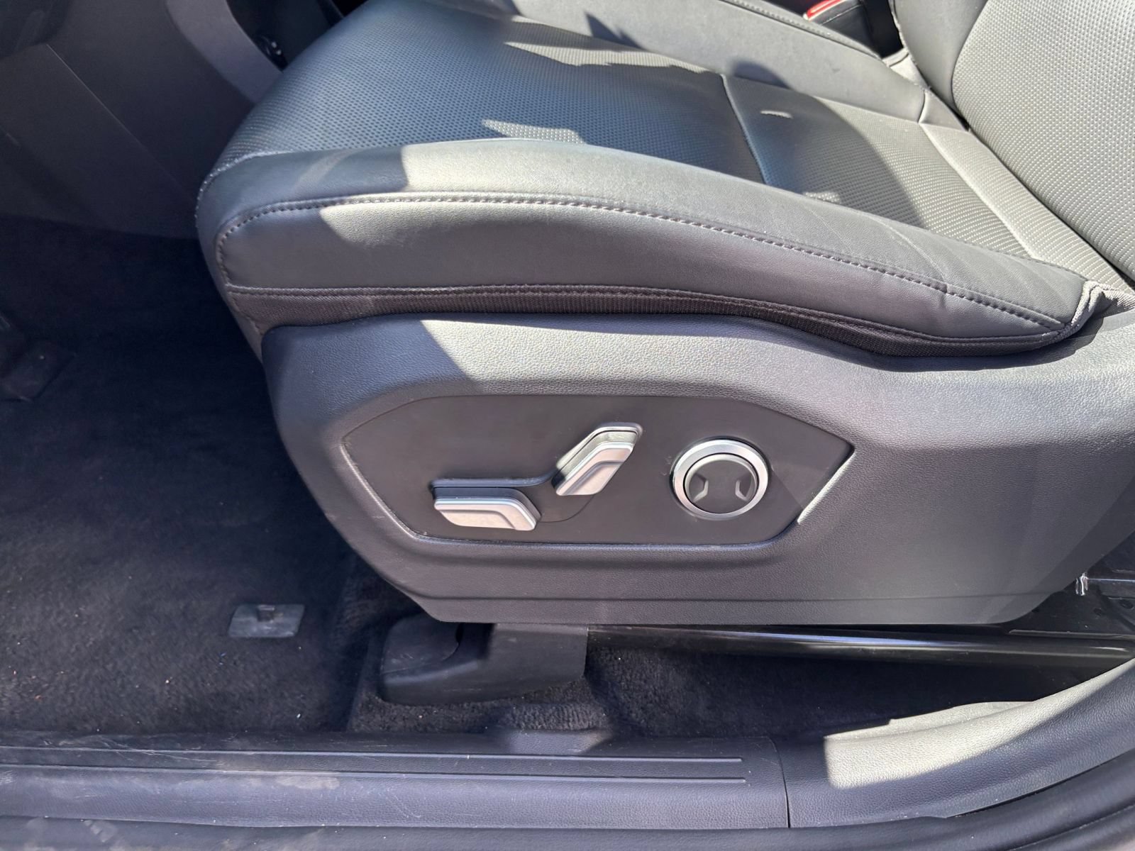 Used 2025 Hyundai Santa Fe SEL AWD/4WD image 22