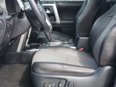 Used 2023 Toyota 4Runner SR5 Premium w/ Moonroof Package RWD image 10