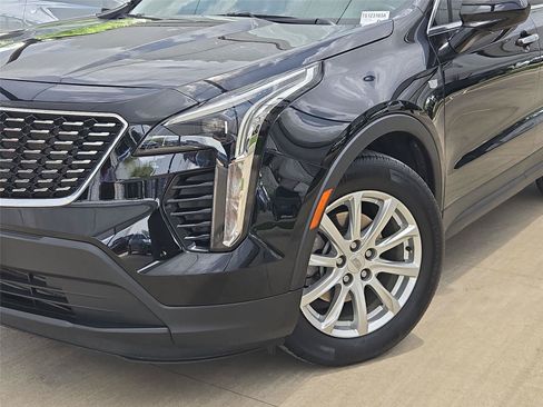 Certified 2023 Cadillac XT4 Luxury w/ Cold Weather Package FWD image 7