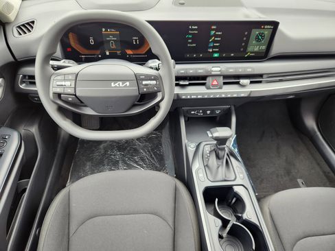 New 2026 Kia K4 LXS image 10