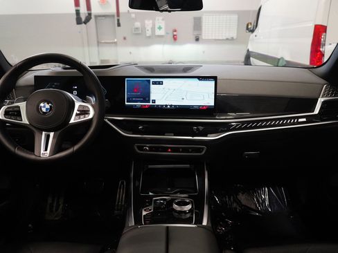 Used 2025 BMW X5 M60i image 14