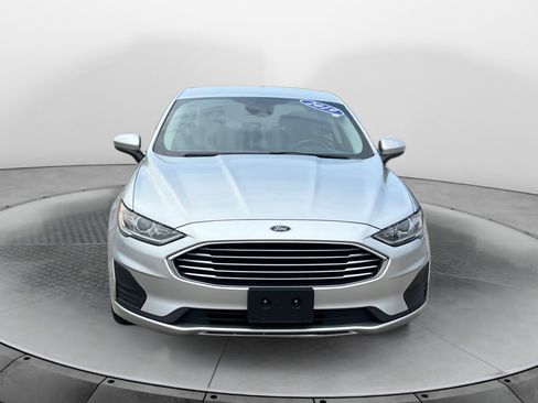 Used 2019 Ford Fusion SE image 2