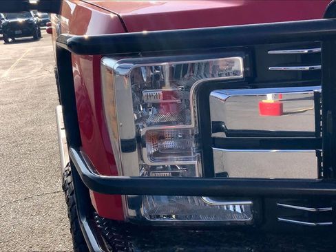 Used 2017 Ford F250 Lariat w/ Lariat Value Package AWD/4WD image 28