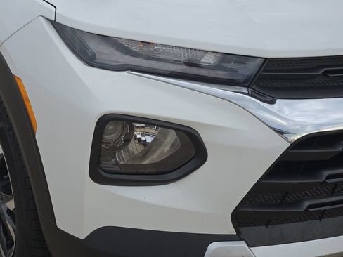 Used 2023 Chevrolet TrailBlazer LT FWD image 9