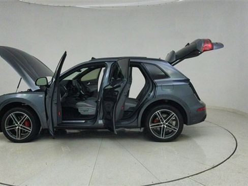 Used 2024 Audi Q5 e Prestige w/ Prestige Package image 79