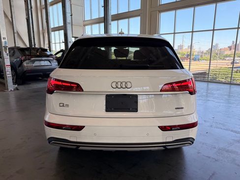 Used 2023 Audi Q5 2.0T Premium w/ Convenience Package AWD/4WD image 4