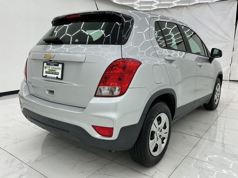 Used 2018 Chevrolet Trax LS FWD image 9