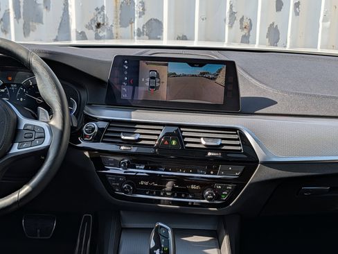 Used 2017 BMW 530i RWD image 17