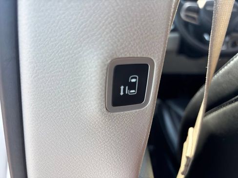 Used 2023 Chrysler Pacifica Touring-L FWD image 35