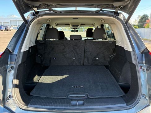 Used 2025 Nissan Rogue SV image 33