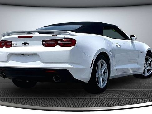 Used 2023 Chevrolet Camaro LT RWD image 6