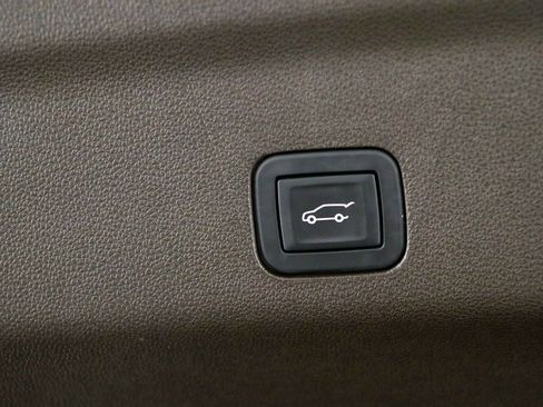 Used 2024 Chevrolet Tahoe LT w/ LT Signature Package RWD image 35
