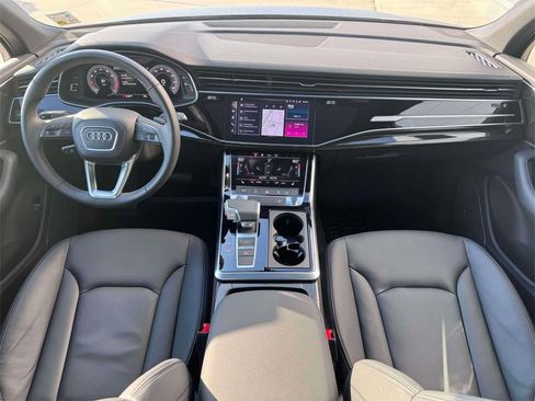 Used 2025 Audi Q7 3.0T Premium image 11