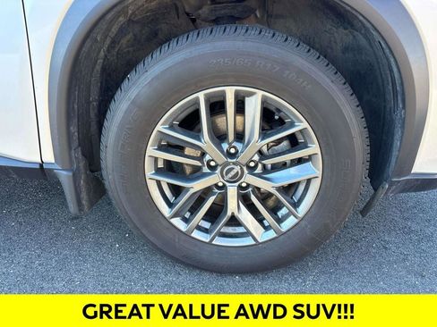 Used 2024 Nissan Rogue S image 29