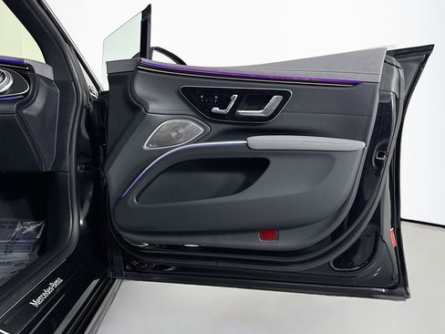 Certified 2023 Mercedes-Benz EQS 580 4MATIC Sedan image 24