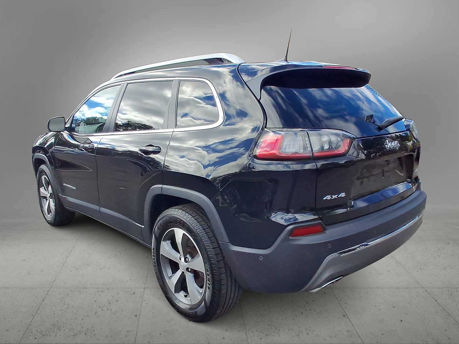 Used 2021 Jeep Cherokee Limited AWD/4WD image 6