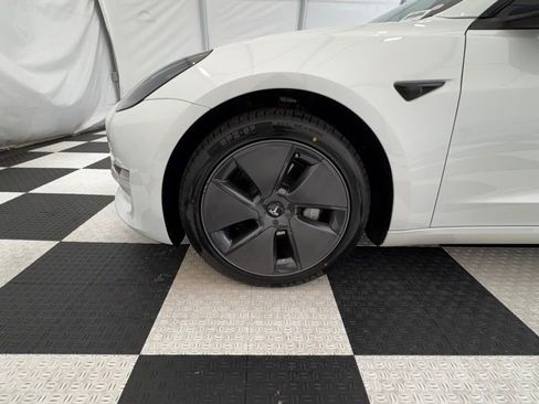 Used 2023 Tesla Model 3 Standard Range RWD image 9