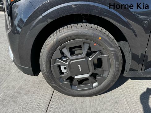 New 2026 Kia Carnival EX image 8