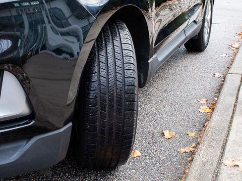 Certified 2024 Ford Edge SEL image 9