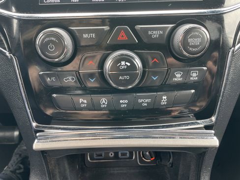 Used 2020 Jeep Grand Cherokee Limited image 49