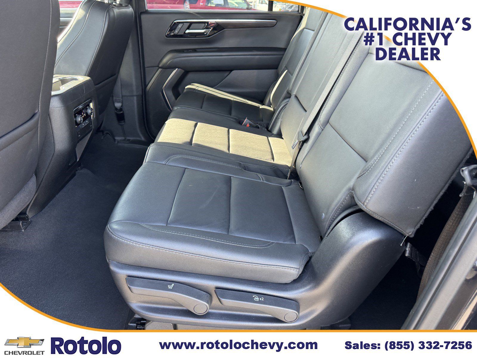 Used 2025 Chevrolet Suburban LT RWD image 13