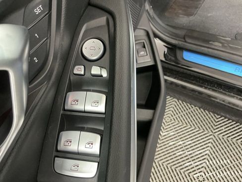 New 2026 BMW 330i Sedan w/ Convenience Package image 23