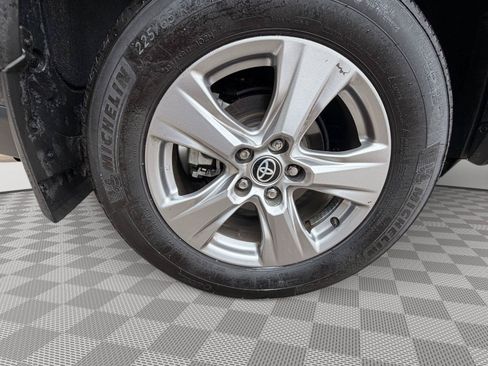 Used 2025 Toyota RAV4 XLE w/ Convenience Package FWD image 14