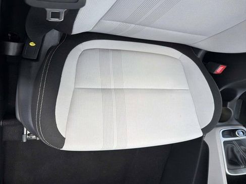 Used 2025 Hyundai Venue SEL FWD image 15