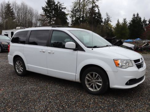 Used 2019 Dodge Grand Caravan SXT image 5