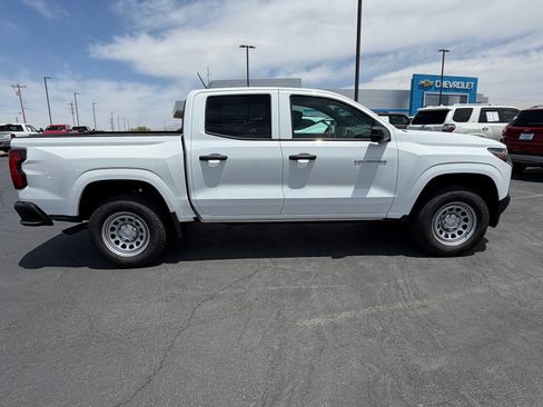 Used 2024 Chevrolet Colorado W/T RWD image 2