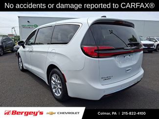 Used 2023 Chrysler Pacifica Touring-L FWD video 2