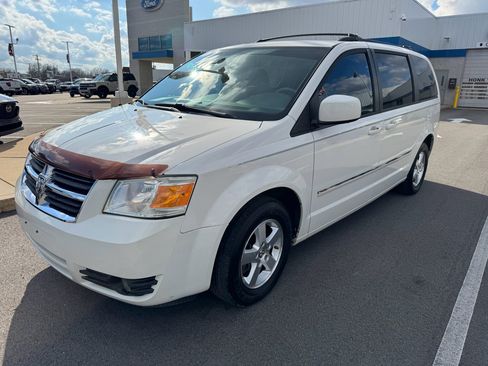 Used 2008 Dodge Grand Caravan SXT image 3