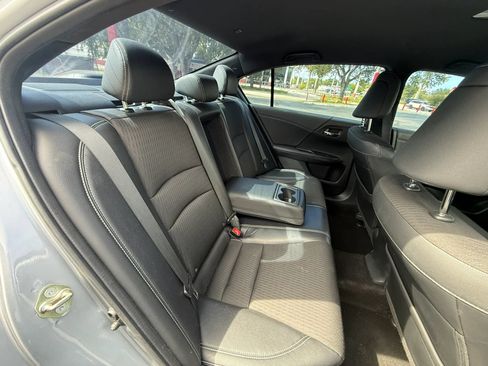 Used 2017 Honda Accord Sport image 25