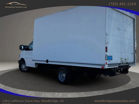 Used 2015 Chevrolet Express 3500 Extended image 6